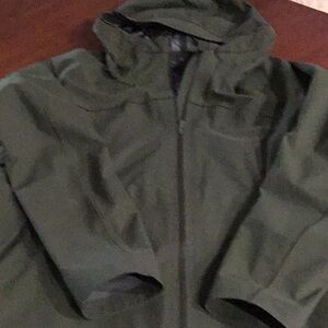 Lululemon cinch back raincoat